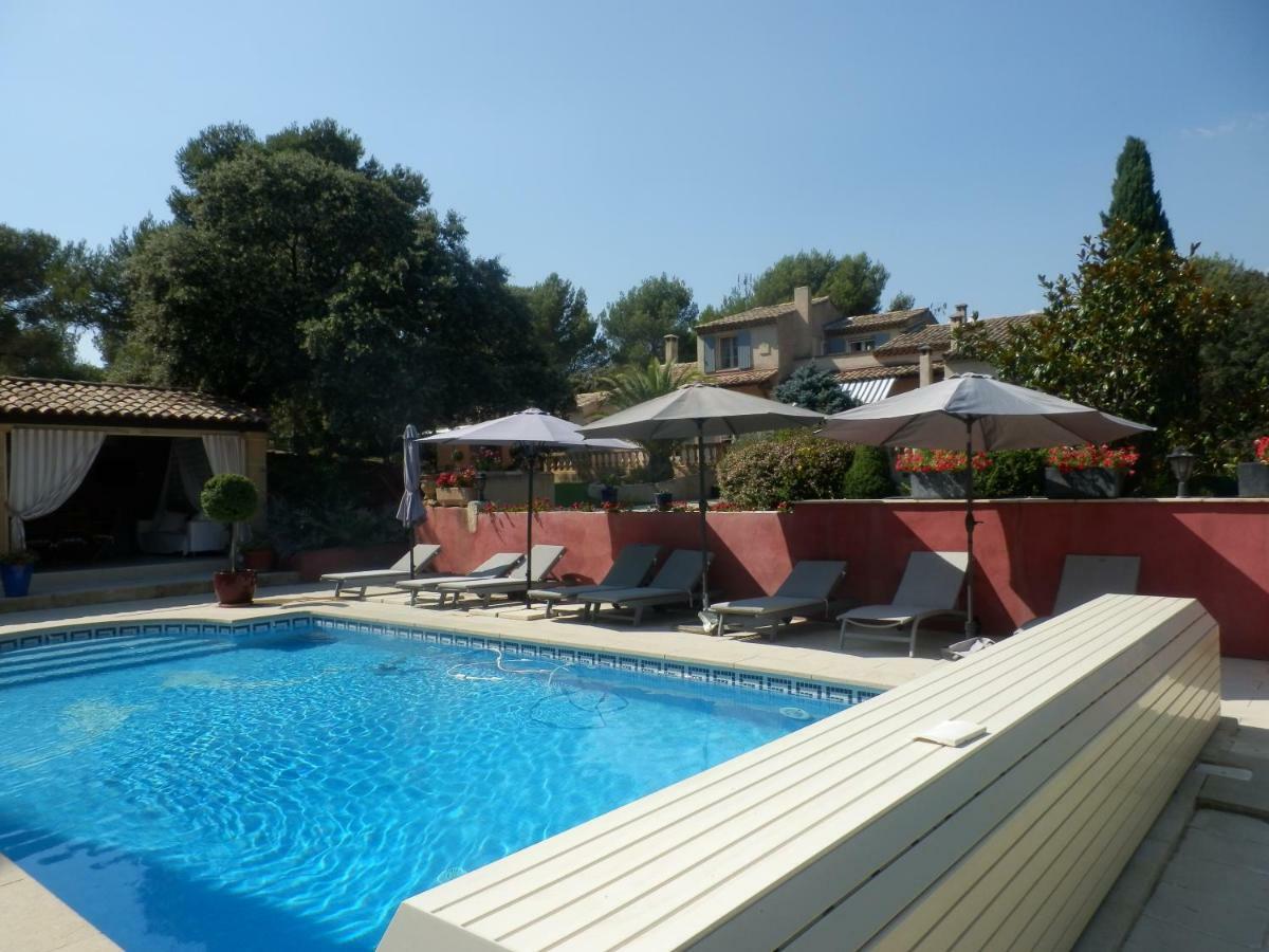 Bed and Breakfast Mas Les Vieux Chenes Lambesc Exterior foto